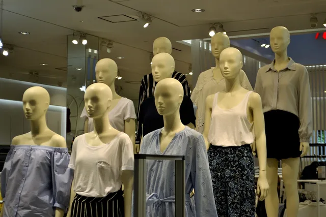 mannequin, display, model, figure, store, clothing, tops, skirts, blouse, fashion, woman, shopping, people, consumer, retail, sale, business, galleria mall, 2023, 2024. Retail media market entry checklist: evidence template