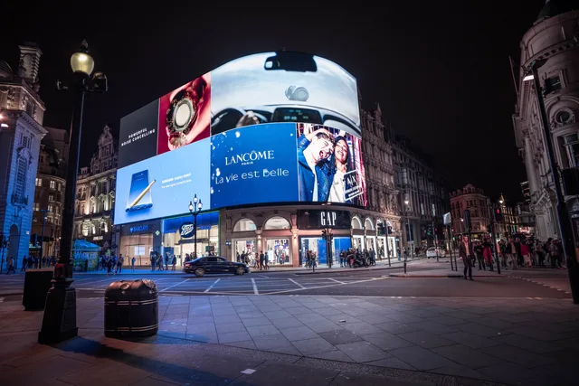 Night view of illuminated billboards at Piccadilly Circus, showcasing vibrant city life in London. Retail media regulation in England: how to build a legal evidence register
