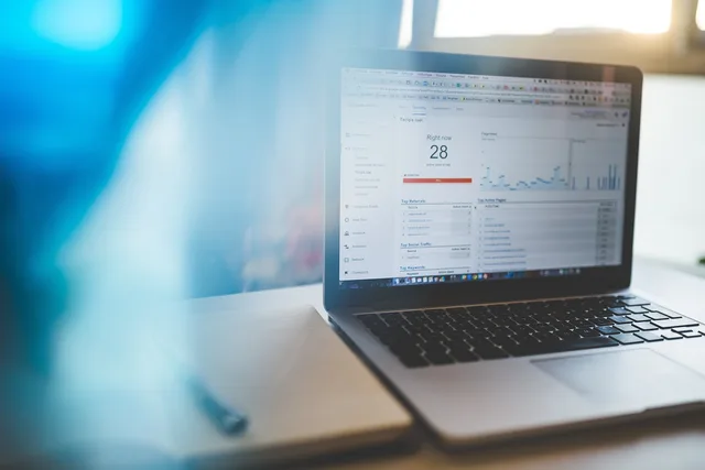 analytics, charts, graphs, traffic, marketing, internet, web, macbook, laptop, computer, technology, blue computer, blue technology, blue laptop, blue marketing, blue internet, blue web, charts, graphs, marketing, marketing, marketing, marketing, marketing, web. Self-serve vs managed retail media: which suits UK brands?