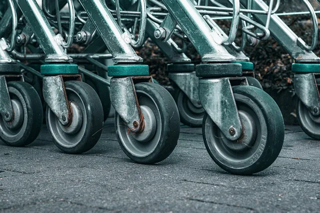 shopping carts, shopping, pushcarts, supermarket, grocery carts. How to assess five UK retail media networks